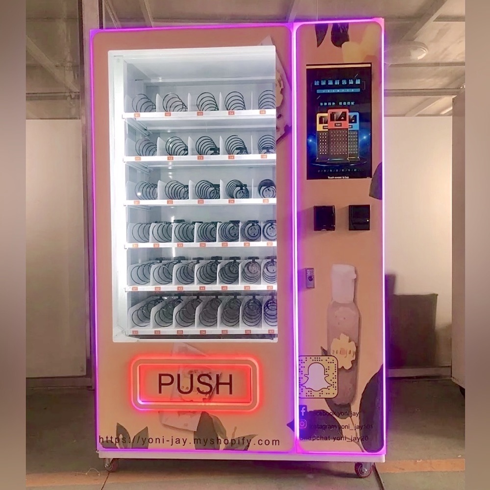 Vending Machine Customized! DYNO Might! Refrigerated, elevator, glass products